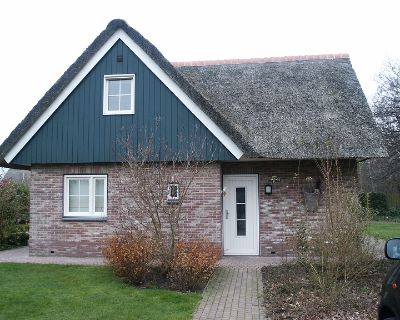Ein schmuckes Haus mit Reetdach